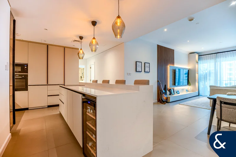 Fully Upgraded | Large Layout | 1430SqFt | 2 Bed64037544655361110