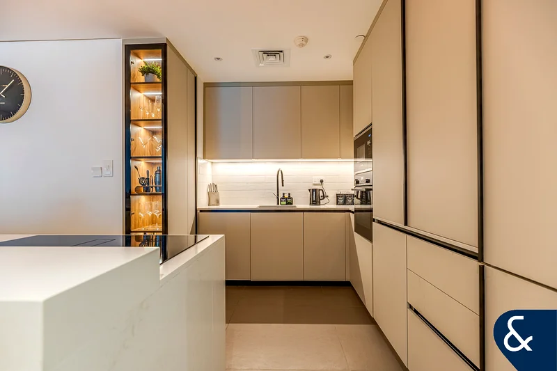 Fully Upgraded | Large Layout | 1430SqFt | 2 Bed64037544655361114