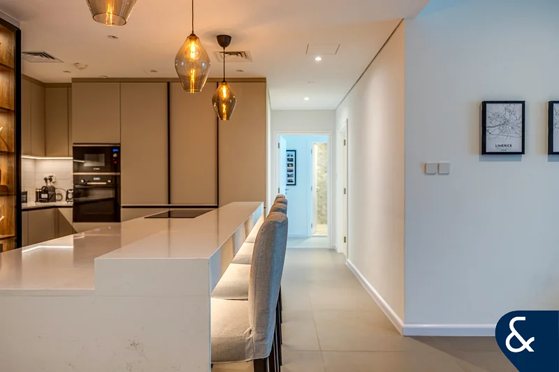 Fully Upgraded | Large Layout | 1430SqFt | 2 Bed64037544655361112
