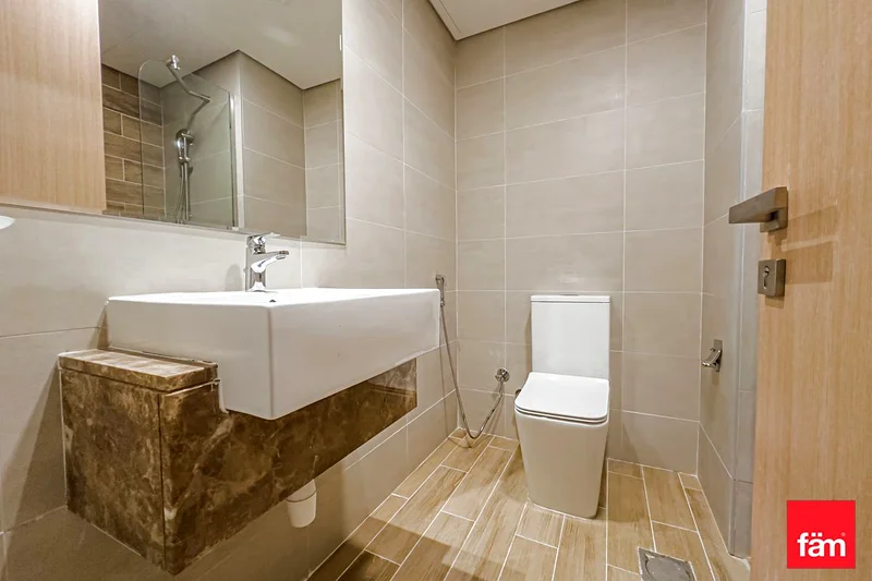 Mid unit | facing Park | ready to move63735763340291113
