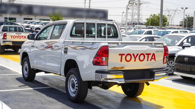 2025 Toyota Hilux DC 2.4L AT Diesel63612449574017113