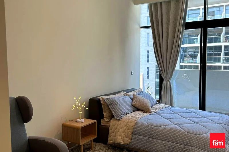 High Floor | Bright Layout | AC Free63801145953665112