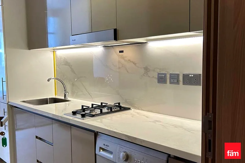 High Floor | Bright Layout | AC Free63801145953665111