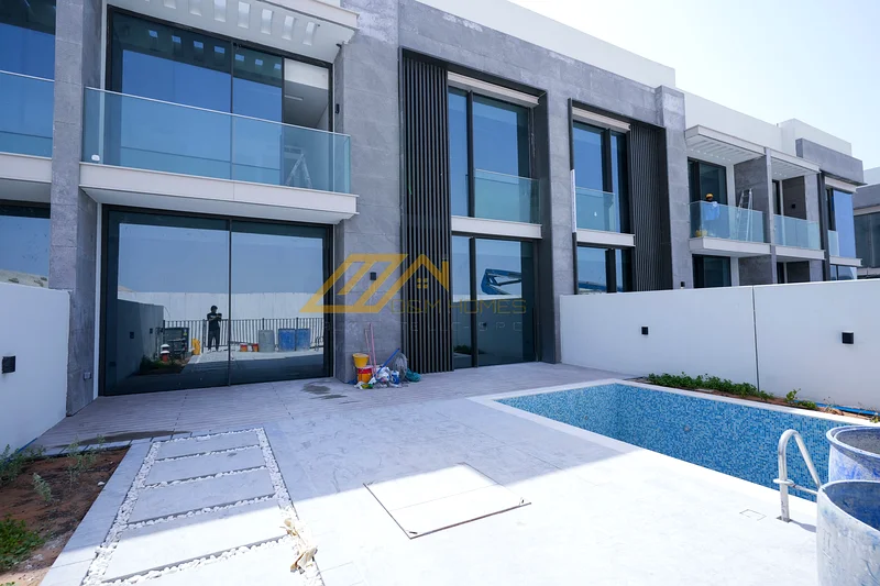 3 غرف نوم + خادمة | مسبح خاص | مجتمع سكني على الماء | متاح للانتقال قريبًا63839195372161110
