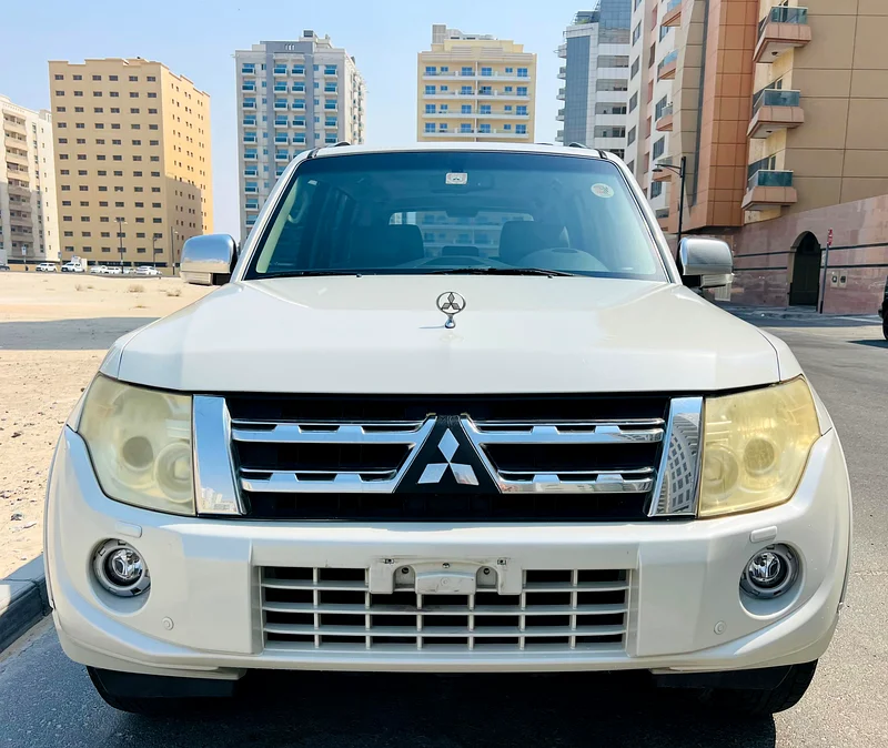 MITSUBISHI PAJERO 2014 MODEL WHITE GCC SPECS REF.093263612069605506111