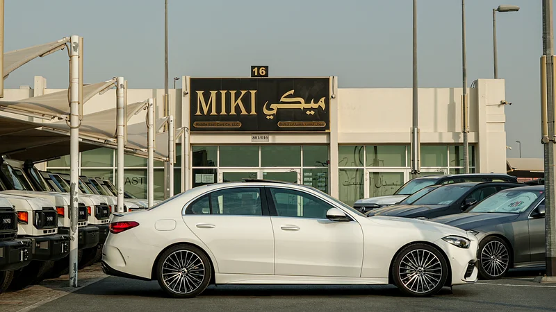 Mercedes C200 PREMIUM || 5 YRS / 105,000 KM , DEALER WARRANTY || 202563613134241027113