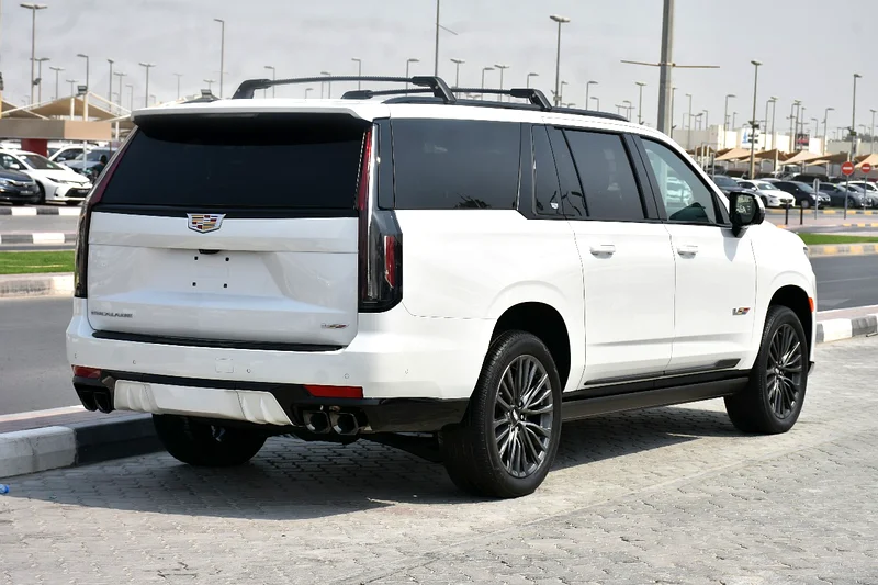V Series | Supercharged | Excellent Condition | With Warranty63612058423937113