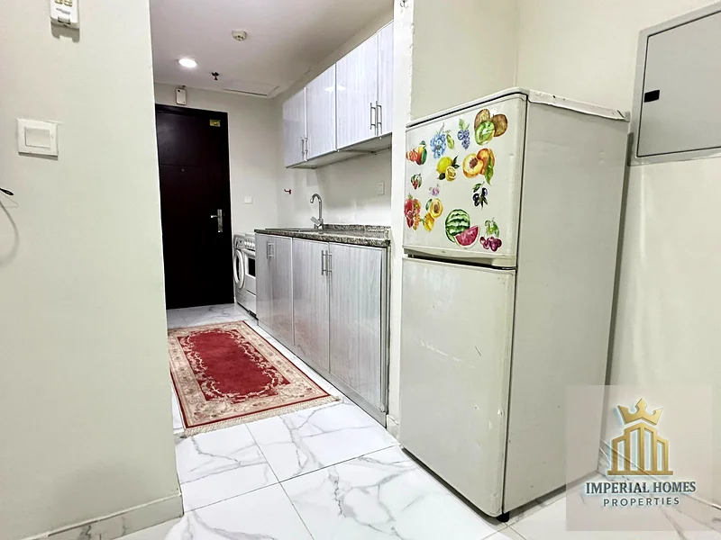 ستوديو مؤثث للإيجار الشهري في المويحة 2 - **2800 درهم شامل الفواتير**.63715483774977113