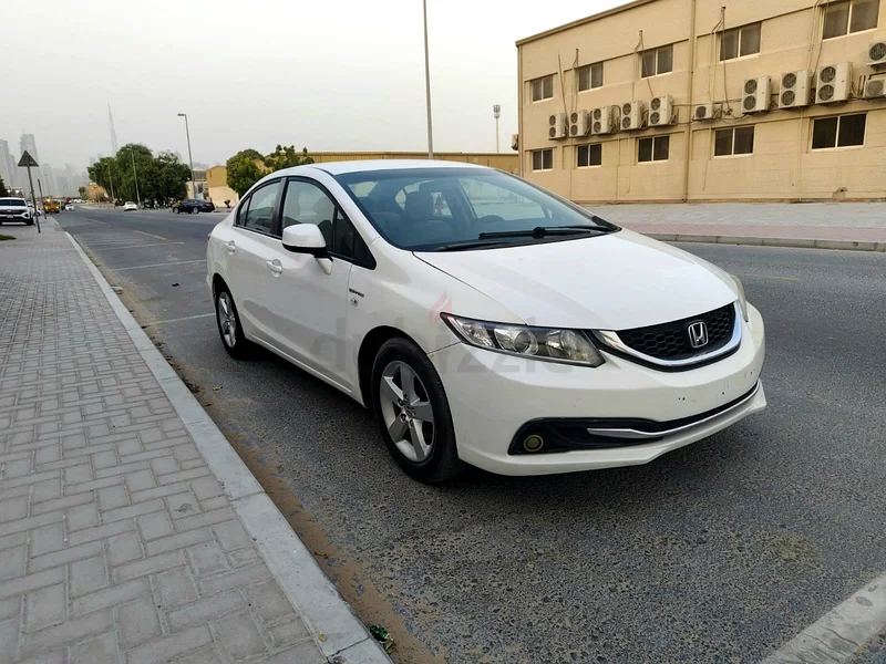 Honda civic 2013 Mid option Super clean Low kilometers 187300 White outside Fabric Seats VTI 1.8CC63612064646529111