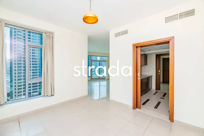 مكيف حر | غير مفروش | شاغر63775623443074114