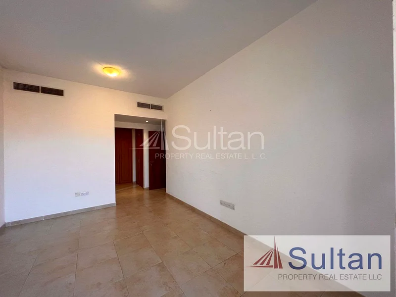 Cash Deal ! Corner 1Bed | Near to mall and Waldorf63858774958465114