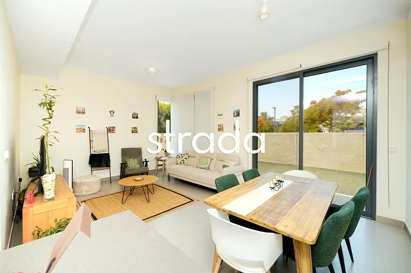 4 Beds | Vacant on Transfer | Large Plot64045782508417114
