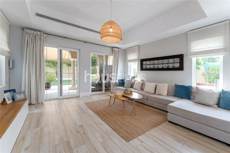 Stunning Corner Plot | Fully Upgraded | VOT63919448718849113