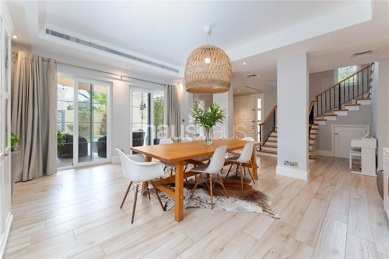 Stunning Corner Plot | Fully Upgraded | VOT63919448718849112