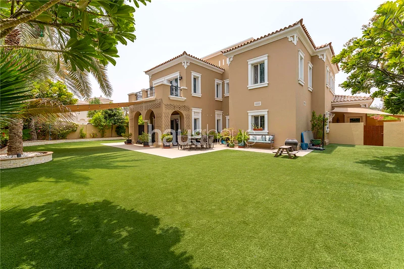 Stunning Corner Plot | Fully Upgraded | VOT63919448718849110