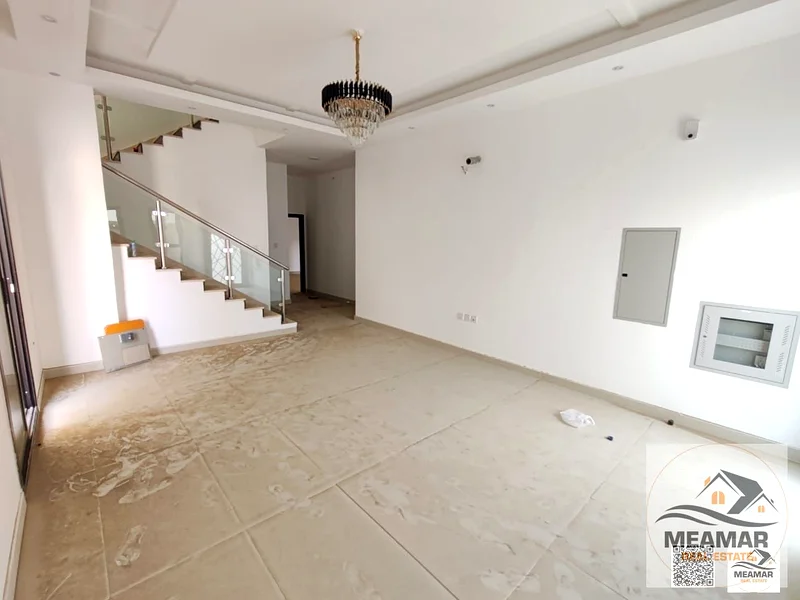 There are villas for rent at reasonable prices for families with a wall closet.63716975544961114