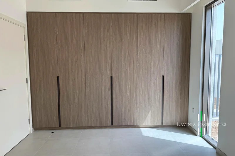 فيلا فاخرة مكونة من 4 غرف نوم للإيجار في موقع متميز63733135228803114