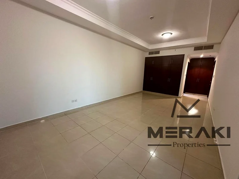 Two rooms for sale in cash with an open view.63865879245697112