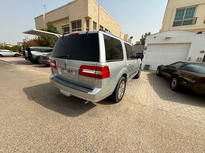 لينكولن نافيجيتور جي سي سي (سيارة عائلية) للبيع العاجل63613734707969112