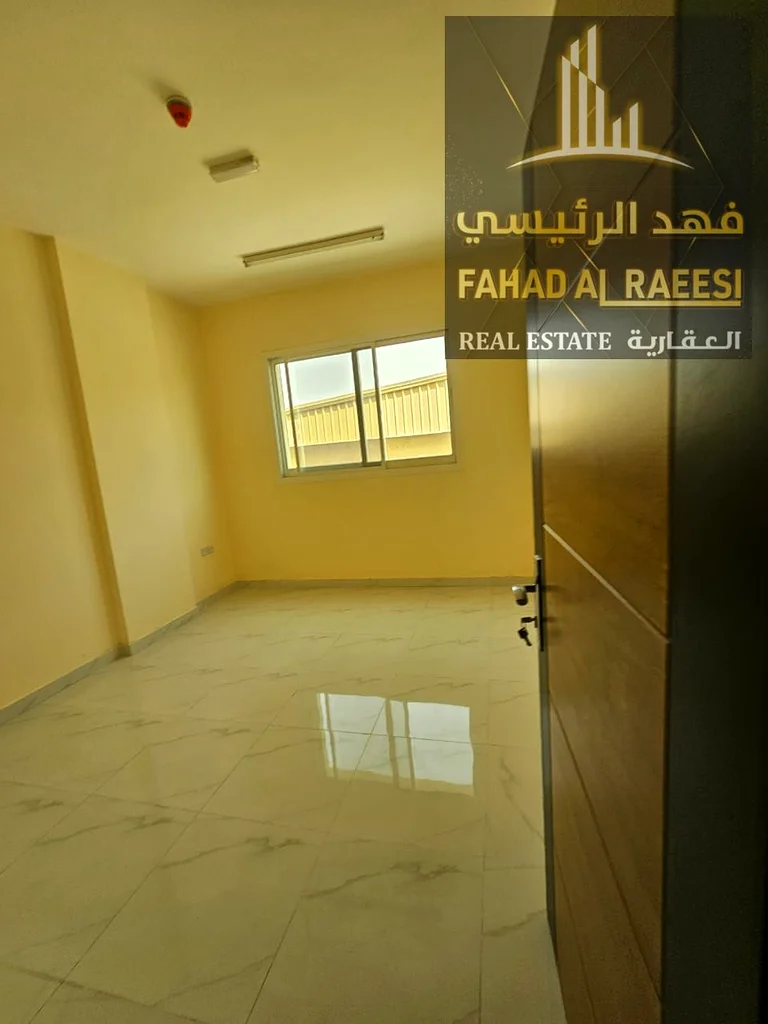مكتب للإيجار السنوي في الجرف الصناعية 1، مكون من غرفة، وصالة، وحمامين، ومطبخ.63613993700995113