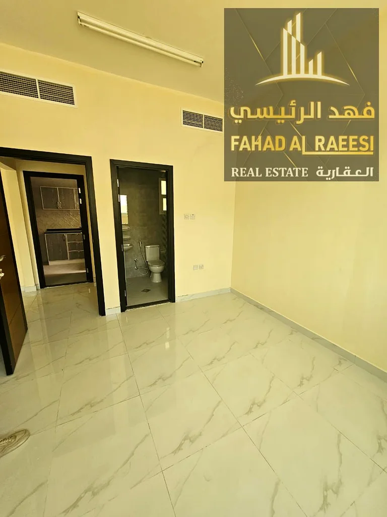 مكتب للإيجار السنوي في الجرف الصناعية 1، مكون من غرفة، وصالة، وحمامين، ومطبخ.63613993700995114
