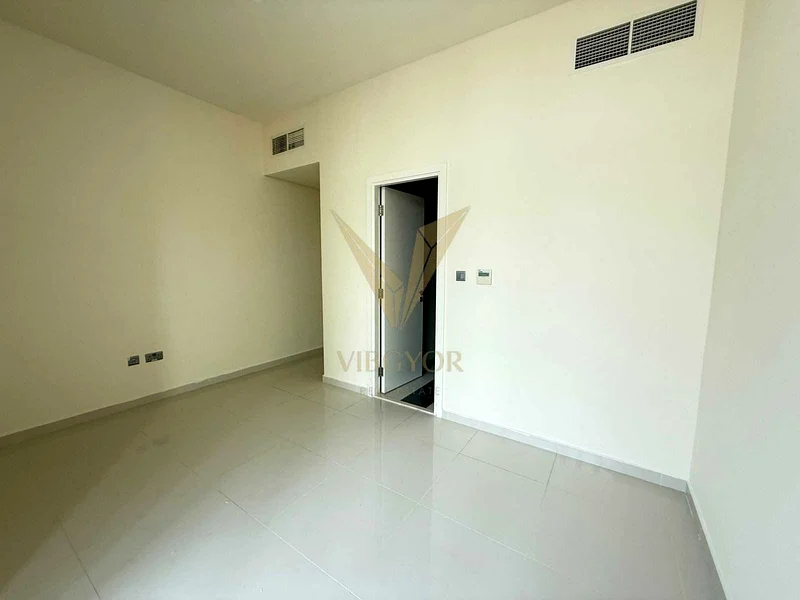 فيلا من 3 غرف نوم - صف واحد - غرفة خادمة - وحدة ركنية على شكل حرف L63741152375938111