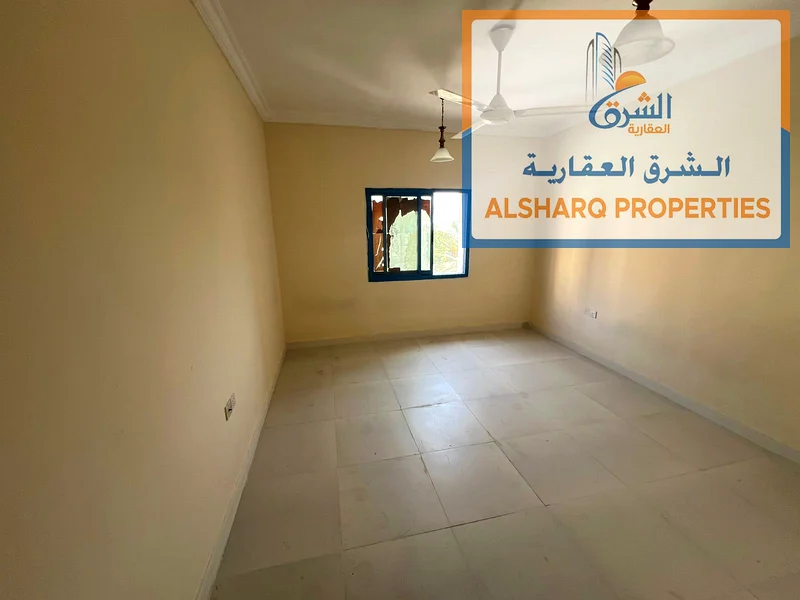 ستوديو فاخر بمساحة كبيرة ومطبخ منفصل للإيجار في موقع حيوي وخدمي وممتاز63721432316162111
