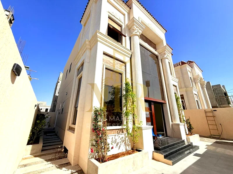 Villa for sale with a swimming pool, including registration and ownership fees, opposite a mosque and direct services. Freehold ownership available fo63882010207617114