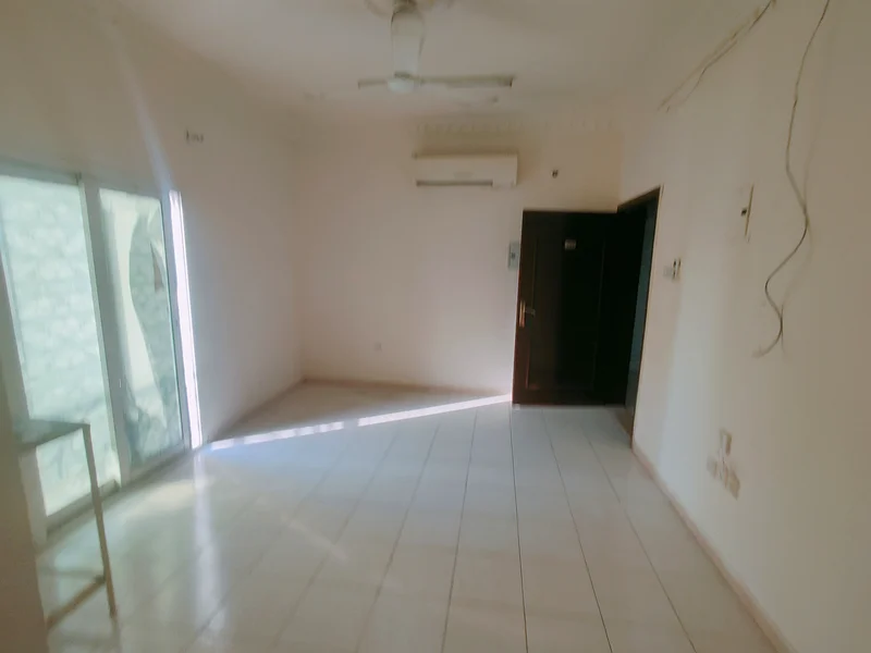 ستوديو مع شرفة أمام مادينا حجم كبير موويلاه الشارقة63704231475330112