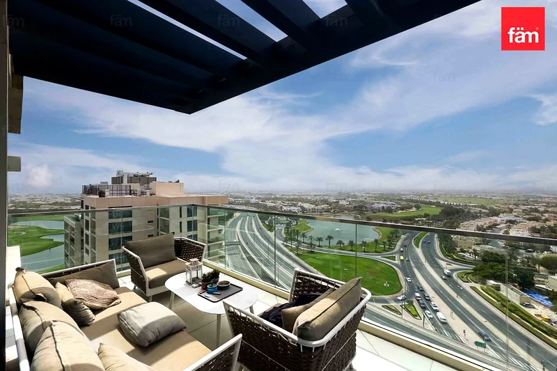 Service Apt | Lake and Golf Course View | High Flr63915982612993112