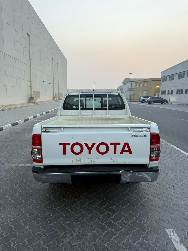 Toyota Hilux 2014 2.7 Lit Gcc Specs Double Cab GLX63612449689602112
