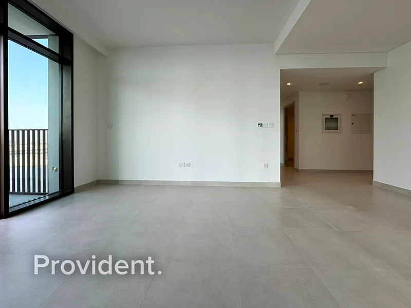 Ready to move |  Full Creek View | High Floor64026368433922112