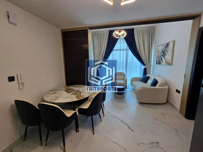 منزل جديد واسع مع مسبح خاص | شاغر63807903962883111