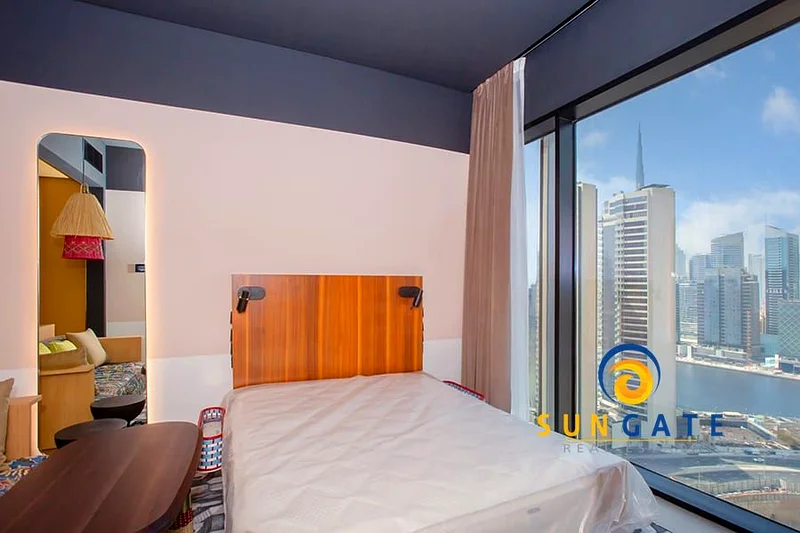 Spacious ,   Vacant   ,    Canal View63791677422338112