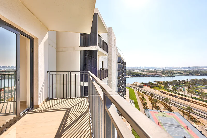 Partial Canal and Ferrari View | High Floor63849119335169110