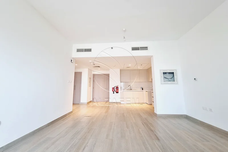 Partial Canal and Ferrari View | High Floor63849119335169113
