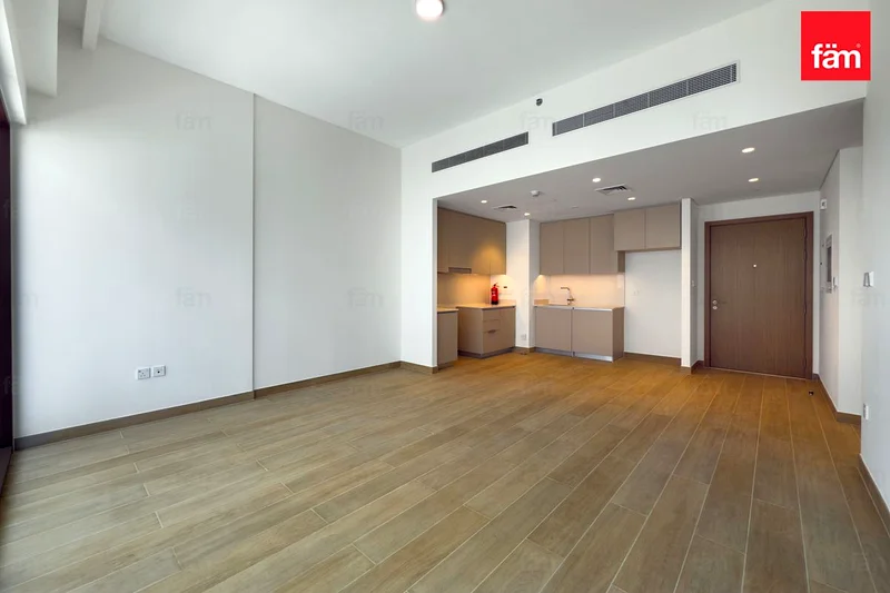Spacious 2bd |Partial Water view | Vacant64025377009281112