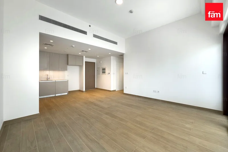 Spacious 2bd |Partial Water view | Vacant64025377009281111