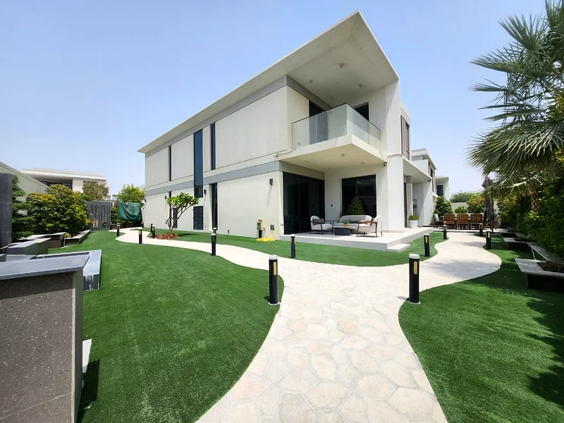 Full Corner with Large Plot- Original Condition63930520117378110