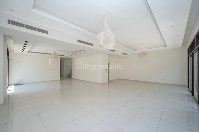 Corner Plot | Fully upgraded | Private Pool63970972371457113