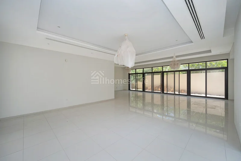 Corner Plot | Fully upgraded | Private Pool63970972371457112