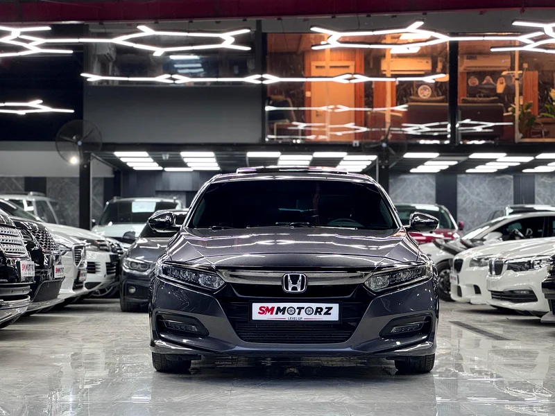 2018 GCC HONDA ACCORD MINT CONDITION ACCIDENT FREE WARRANTY AND FINANCE63612064130690112