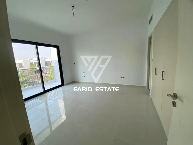 قائمة حقيقية | 4+ خادمة شاغرة | أفضل تخطيط | r2m163740961627521111