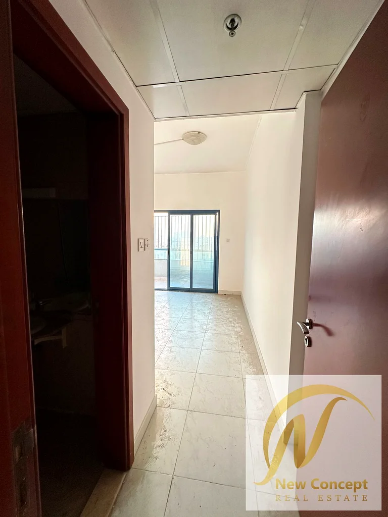 شقة مكونة من ثلاث غرف نوم للبيع في أبراج فالكون63885769418754114