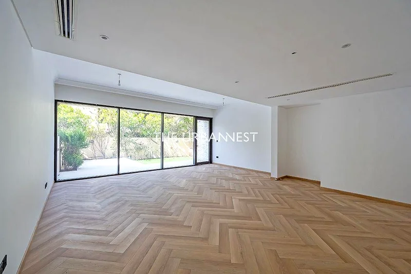 Exclusive | Vacant | Fully Upgraded | Spacious63738297041155111
