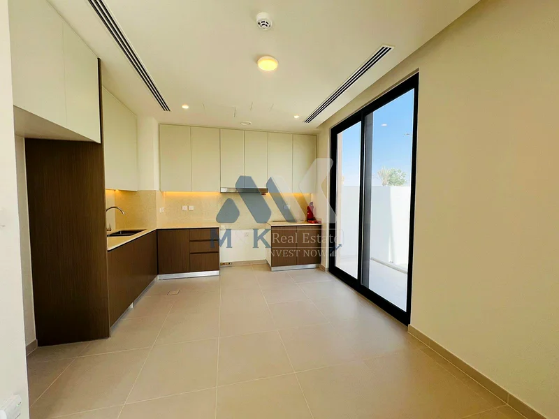 Corner Townhouse / 4 BR + Maid Room / Spacious63806150551811114