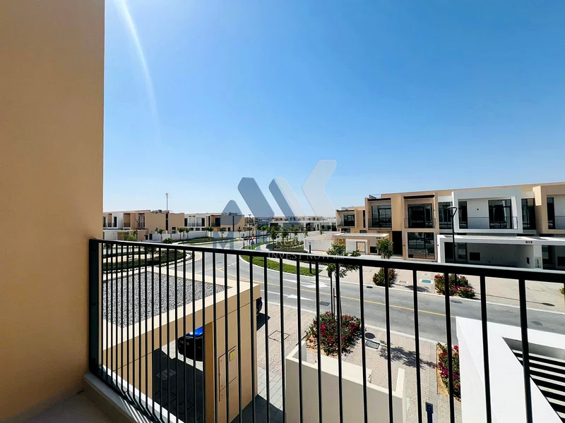 Corner Townhouse / 4 BR + Maid Room / Spacious63806150551811111