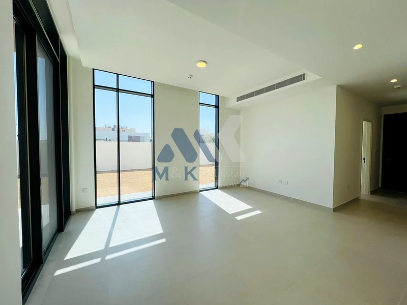 Corner Townhouse / 4 BR + Maid Room / Spacious63806150551811110