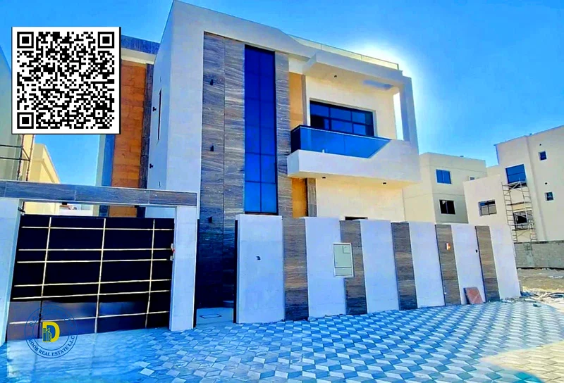 فيلا فاخرة، تصميم حديث، شارع وحارة، 5 غرف، مسبح على السطح وداخلي، بسعر خاص جدًا63906248572931110