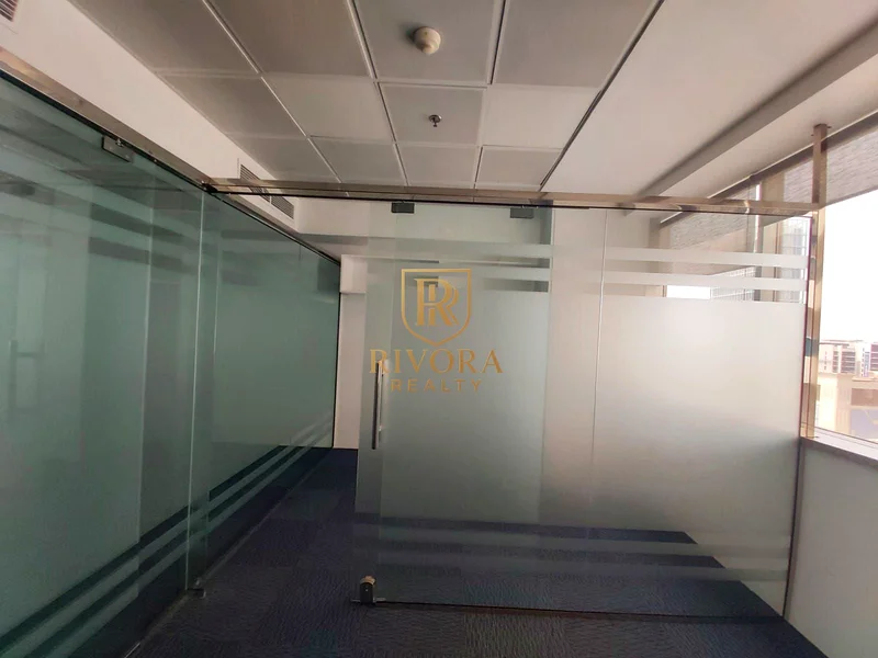 OFFICE I WITH GLASS PARTITION I FITTED63617435643523111